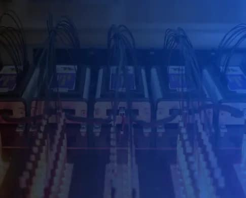 Automated LED test rig with multiple analyser stations