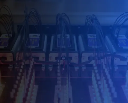 Automated LED test rig with multiple analyser stations